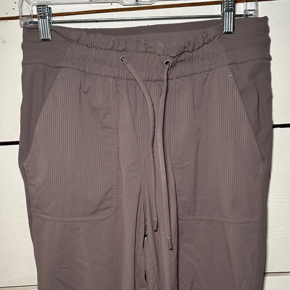 Lululemon Women’s Beyond the Studio Joggers Lunar Rock Size 8 - Picture 2 of 12